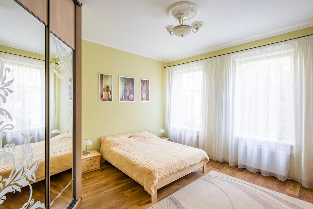 Rynok Square 5 зі світлом! Apartment Lviv
